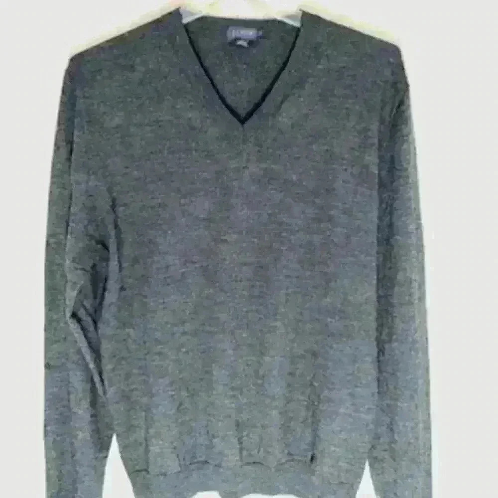 Merino 100% Wool V-neck sweater